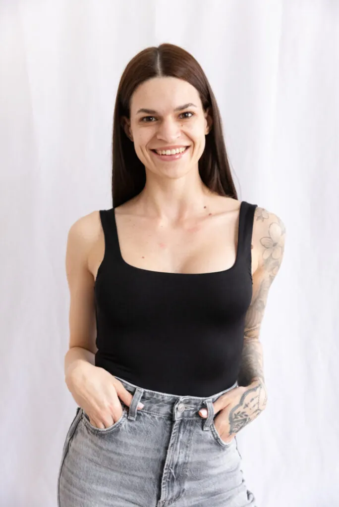 Laura Ren.