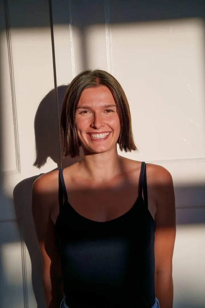 Lara Hi.