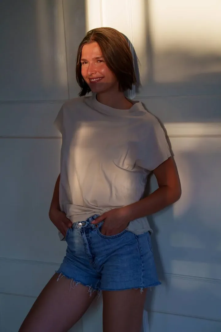 Lara Hi.