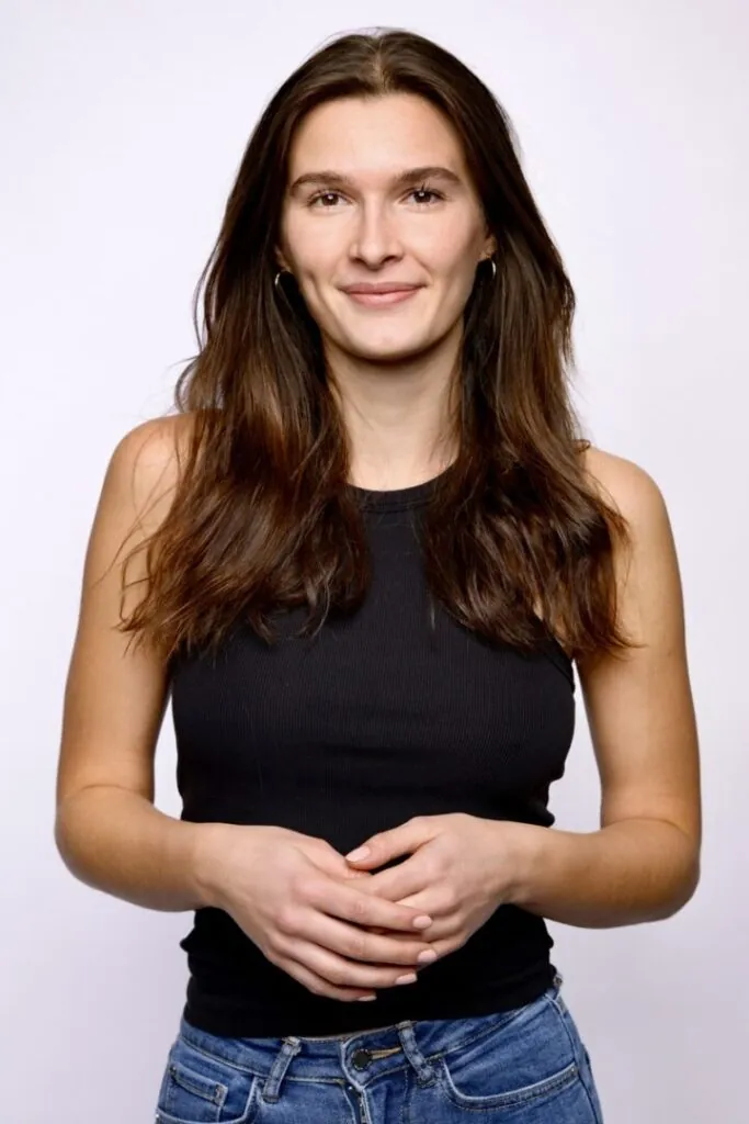 Lara Hi.