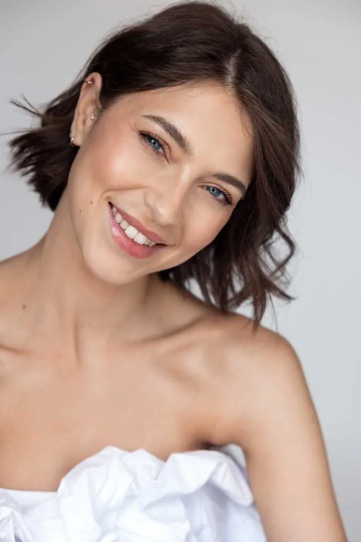 Laura Ba.