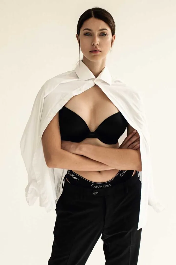 Laura Ba.