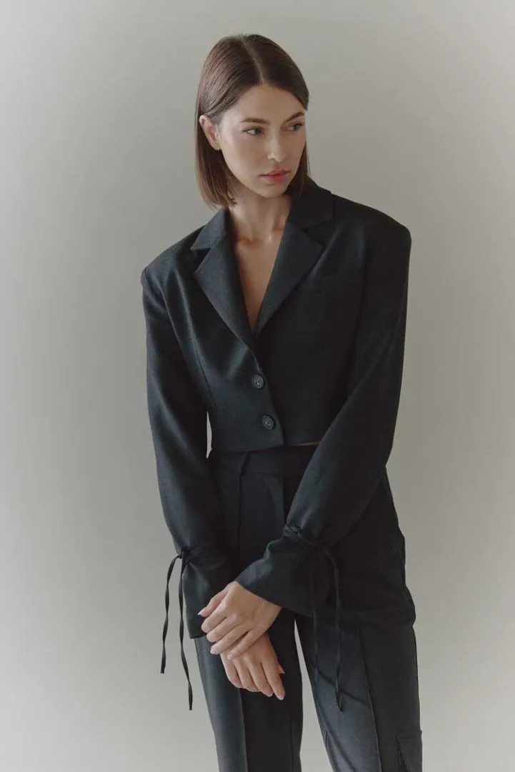 Laura Ba.