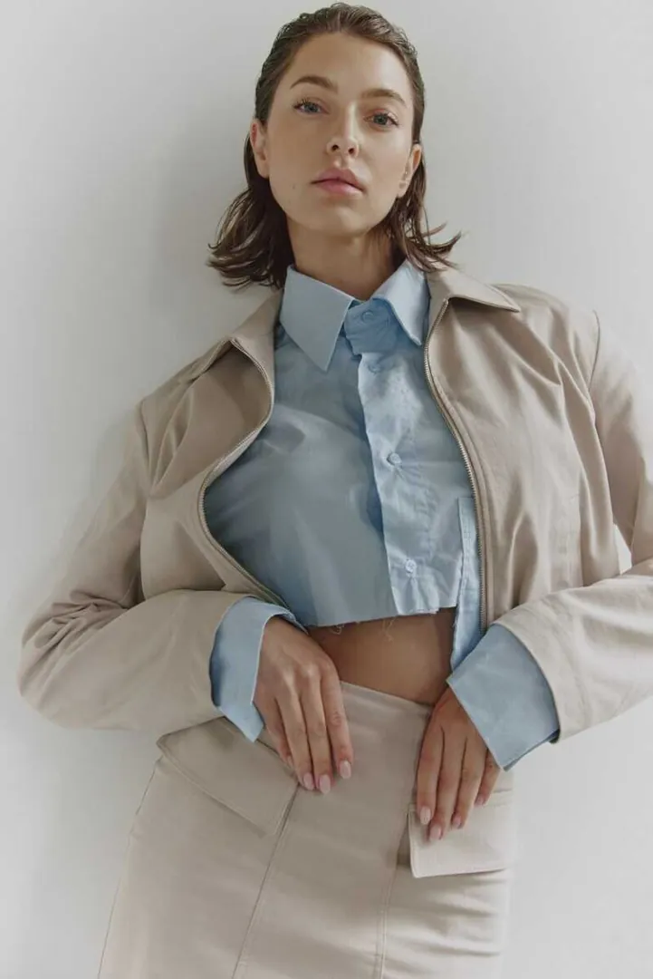Laura Ba.