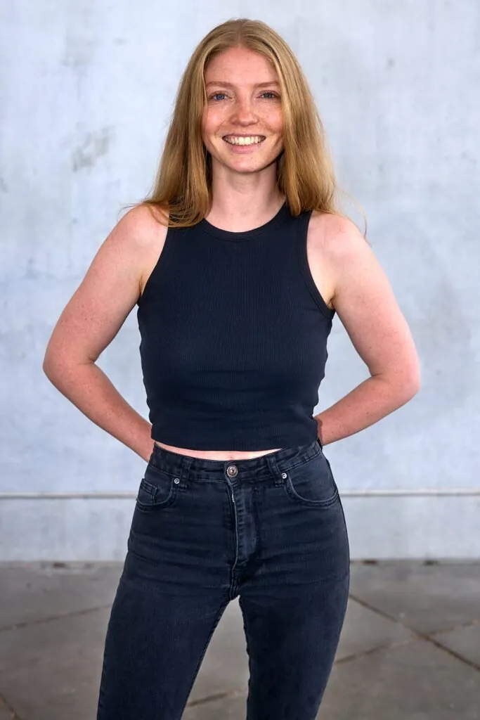 Laura Ri.