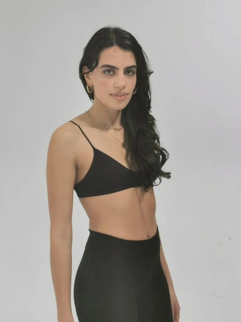 Aline Do.