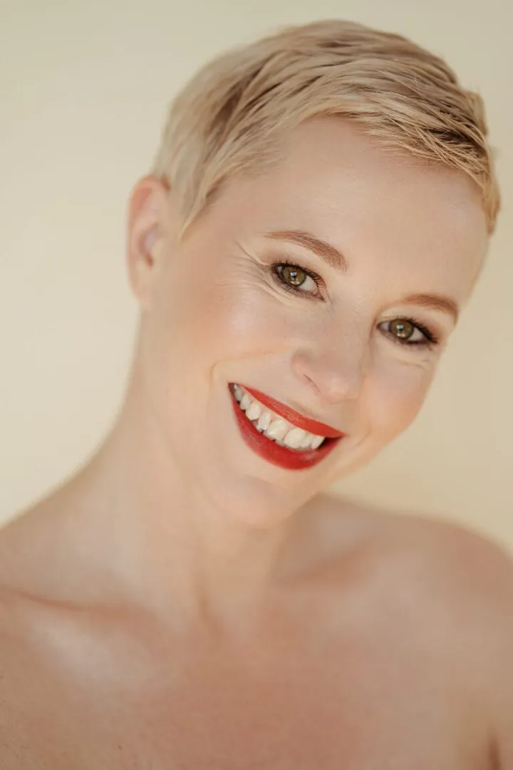 Paula We.