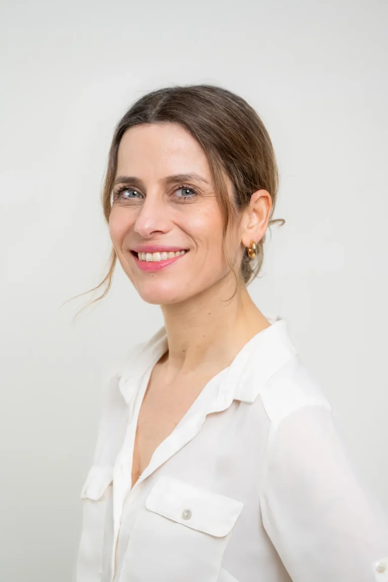 Nora Ka.