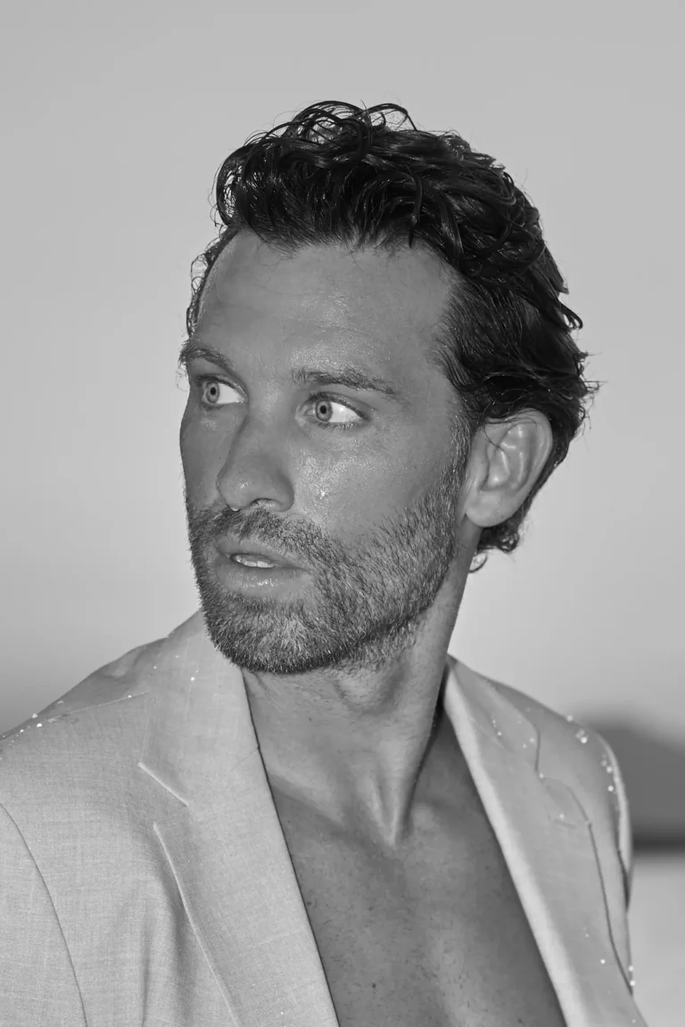 Jens F.